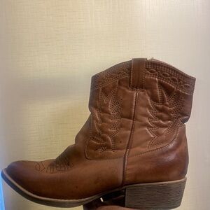 short cowboy boots
